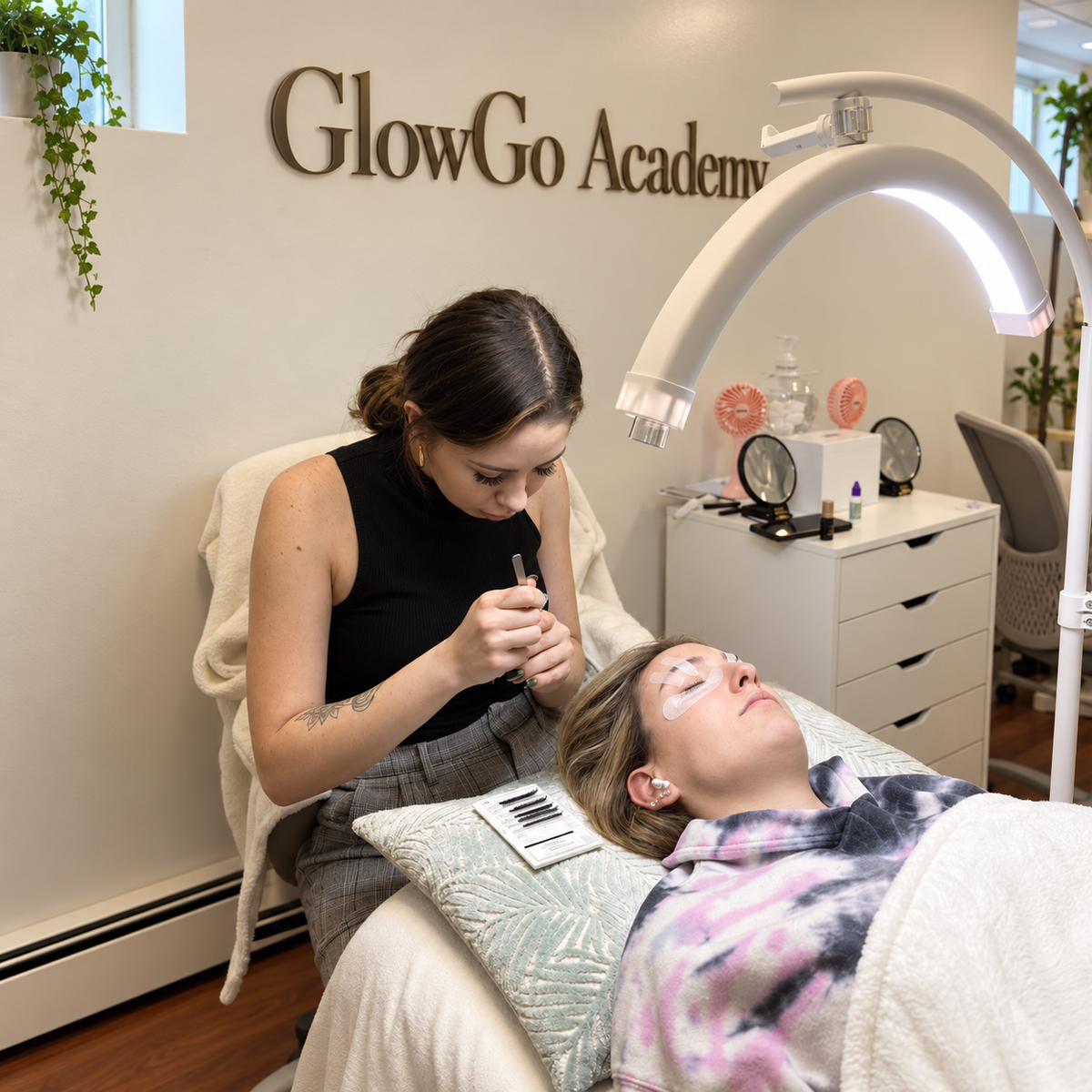 EYELASH EXTENSIONS TRANING 2-Day Hands-On Course